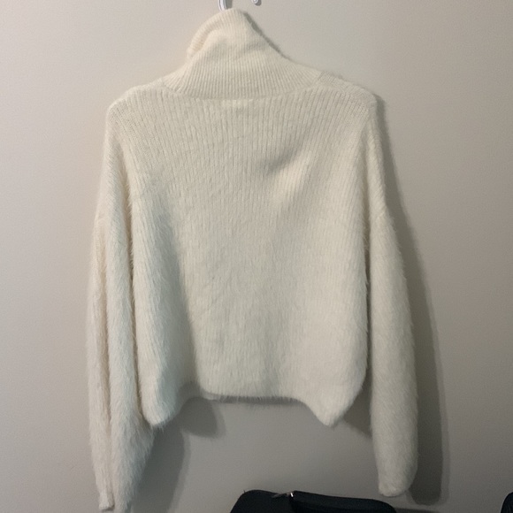 H&M fluffy knit sweater - Picture 3 of 3